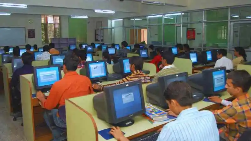 অনলাইন শিক্ষার কার্যকারিতা এবং শিক্ষার্থীদের লার্নিং প্রক্রিয়ার ছবি