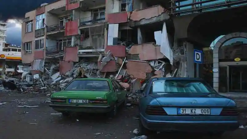 ভূমিকম্পের প্রস্তুতি পরিকল্পনা ও নিরাপত্তা ব্যবস্থা নিয়ে সচেতনতামূলক তথ্যচিত্র